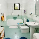 דירה Comfort&cozy Near Airport & Bus Terminal *