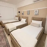 Comfort&cozy Near Airport & Bus Terminal דירה טיראנה