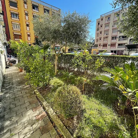 Comfort&cozy Near Airport & Bus Terminal טיראנה
