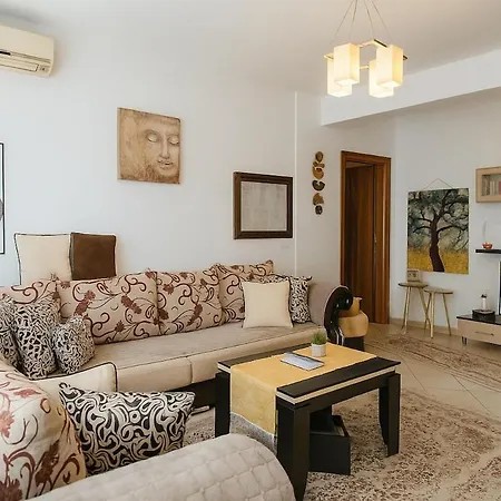 Comfort&cozy Near Airport & Bus Terminal تيرانا