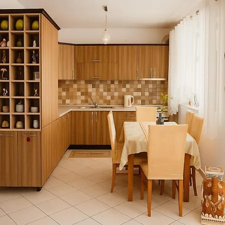 아파트 Comfort&cozy Near Airport & Bus Terminal