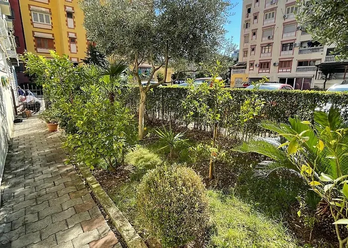 Comfort&cozy Near Airport & Bus Terminal تيرانا