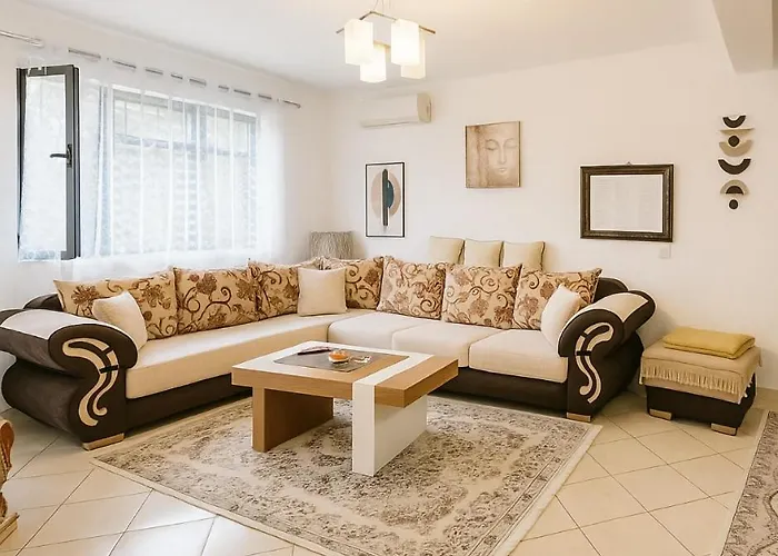 Comfort&cozy Near Airport & Bus Terminal تيرانا