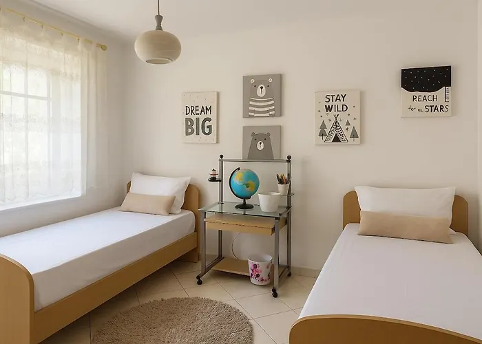 Comfort&cozy Near Airport & Bus Terminal شقة *